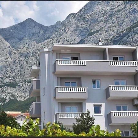 Apartments Villa Nova With Pool Makarska Exteriör bild