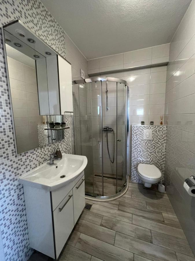 Apartments Villa Nova With Pool Makarska Exteriör bild