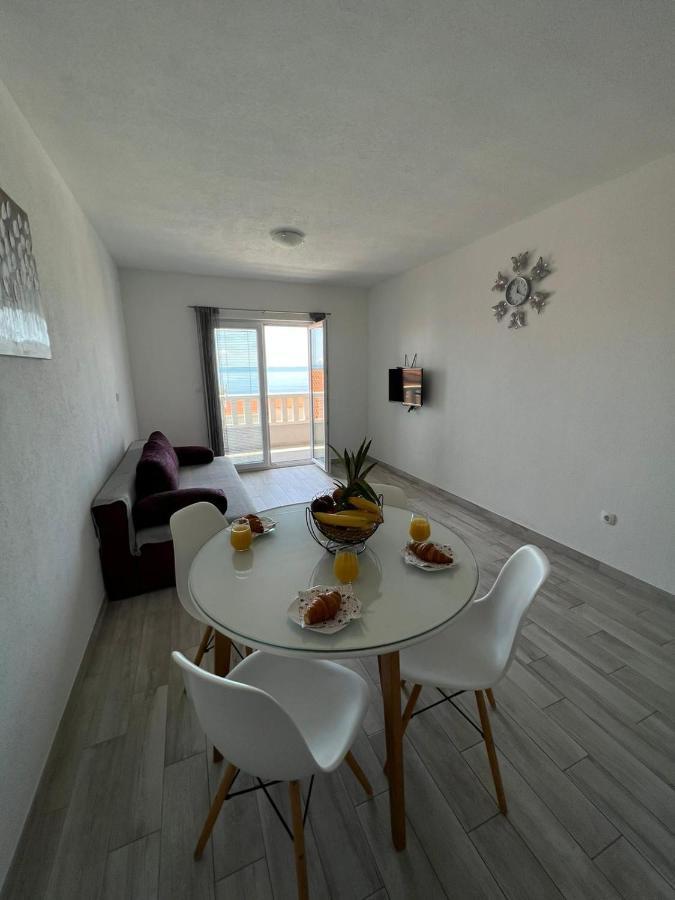 Apartments Villa Nova With Pool Makarska Exteriör bild