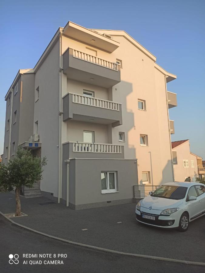 Apartments Villa Nova With Pool Makarska Exteriör bild